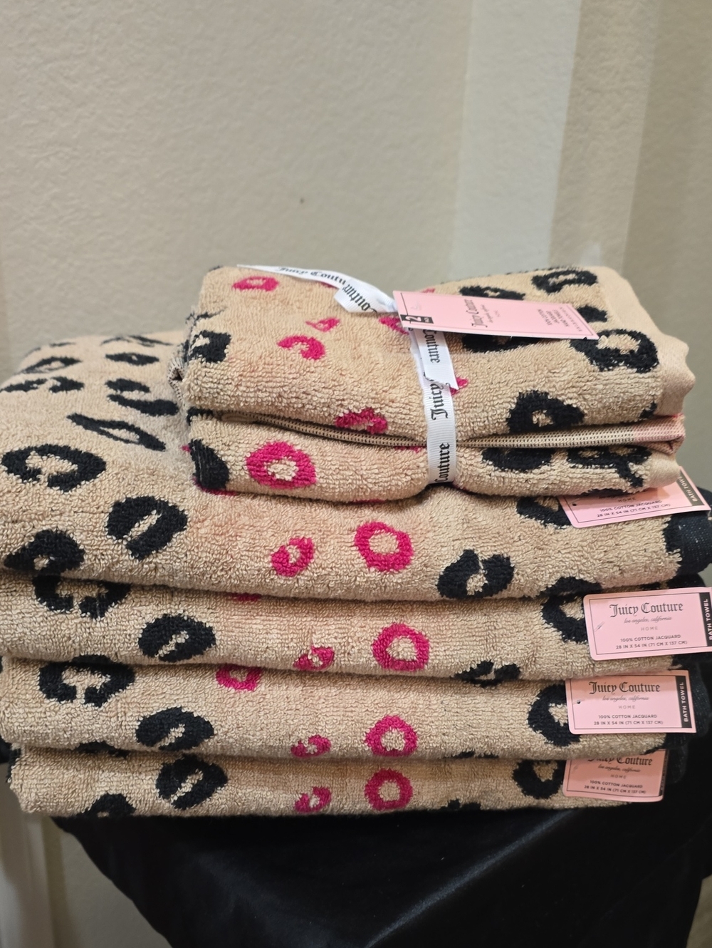 Juicy Couture Home Leopard Logo Print Plush Oversized Bath & Hand Towel Set - Picture 4 of 10